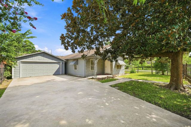 319 W 1st Street, Crosby, TX 77532