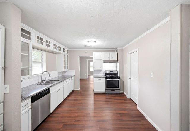 319 W 1st Street, Crosby, TX 77532