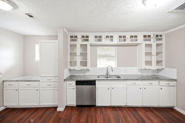 319 W 1st Street, Crosby, TX 77532