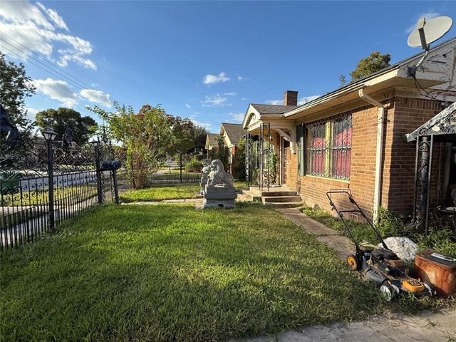 3015 Wentworth Street, Houston, TX 77004