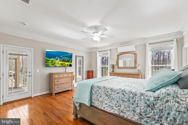 7022 BARCLAY DR, Fredericksburg, VA 22407