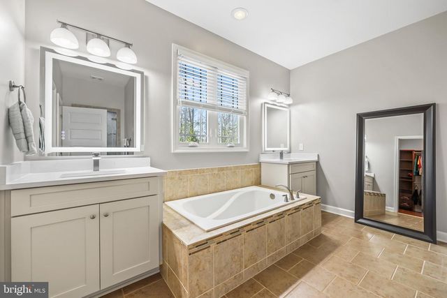 7022 BARCLAY DR, Fredericksburg, VA 22407
