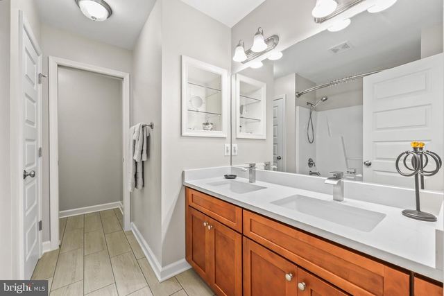 7022 BARCLAY DR, Fredericksburg, VA 22407