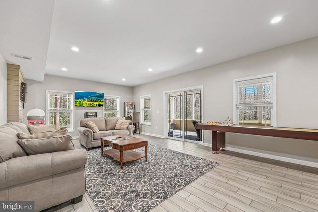 7022 BARCLAY DR, Fredericksburg, VA 22407