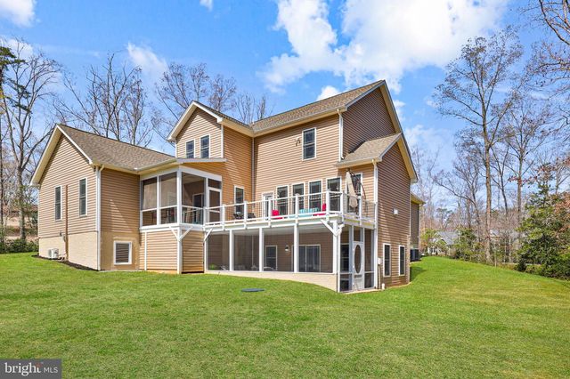 7022 BARCLAY DR, Fredericksburg, VA 22407