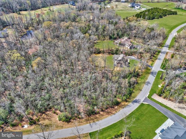 7022 BARCLAY DR, Fredericksburg, VA 22407