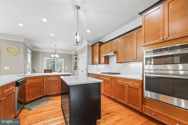 7022 BARCLAY DR, Fredericksburg, VA 22407