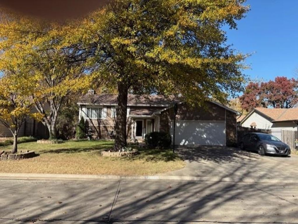 11402 W Cindy St, Wichita, KS 67212