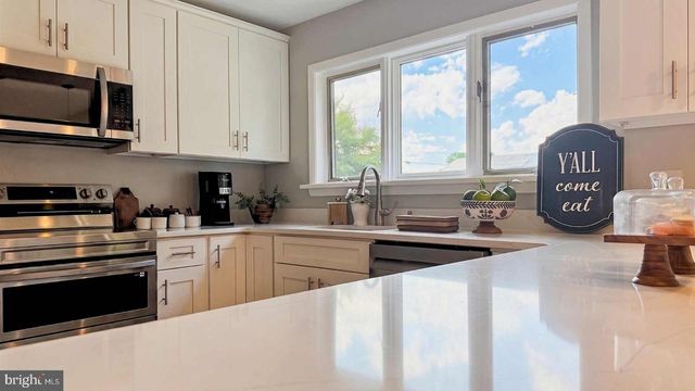 46 SMITH AVE, Hamilton, NJ 08619