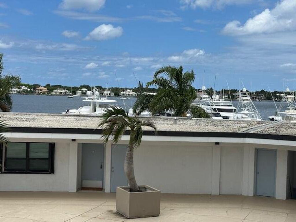 1208 Marine Way 108, North Palm Beach, FL 33408