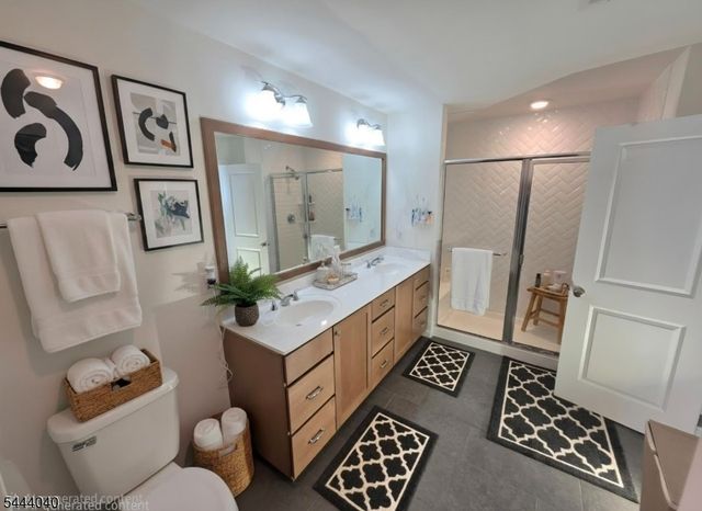 27 Wisteria Ct, Monroe Twp., NJ 08831