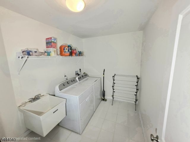 27 Wisteria Ct, Monroe Twp., NJ 08831
