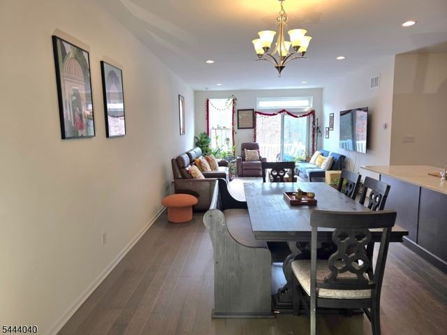27 Wisteria Ct, Monroe Twp., NJ 08831