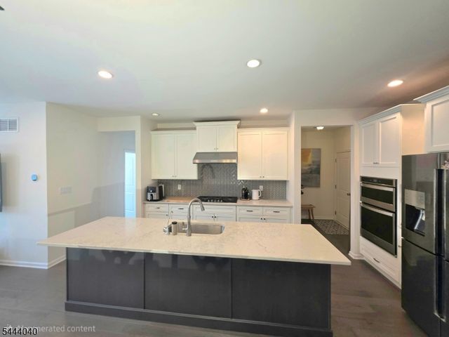 27 Wisteria Ct, Monroe Twp., NJ 08831