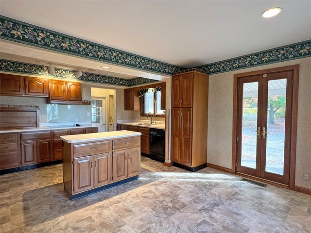 5575 WILLIAMS Road, North East, PA 16428