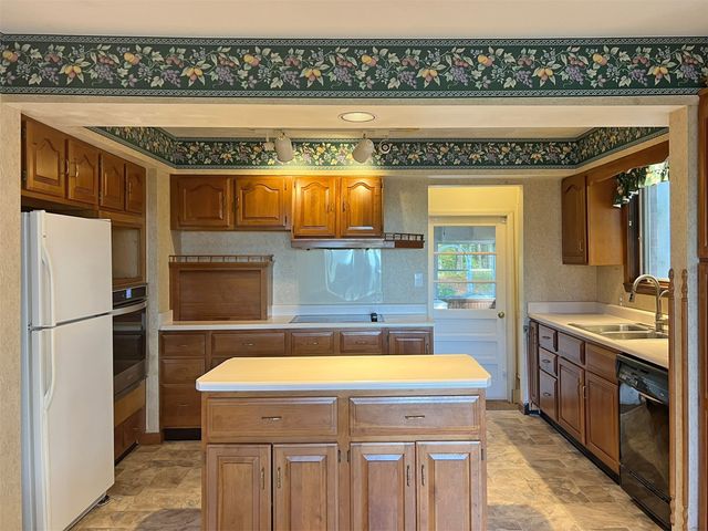 5575 WILLIAMS Road, North East, PA 16428