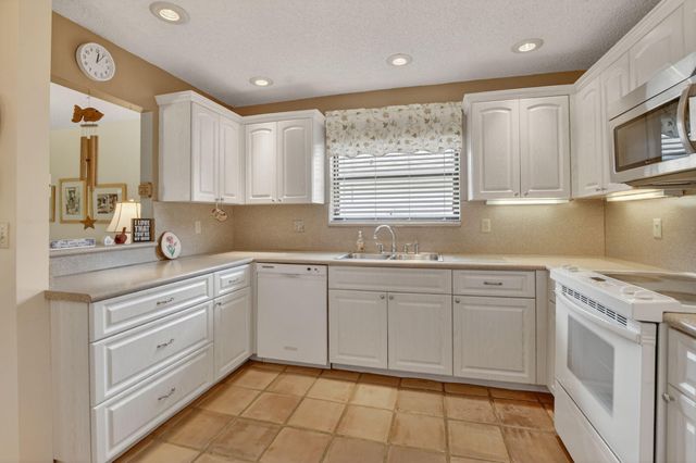 18265 181st Circle S, Boca Raton, FL 33498