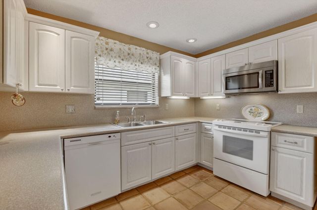 18265 181st Circle S, Boca Raton, FL 33498