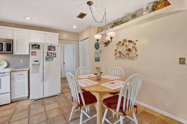 18265 181st Circle S, Boca Raton, FL 33498