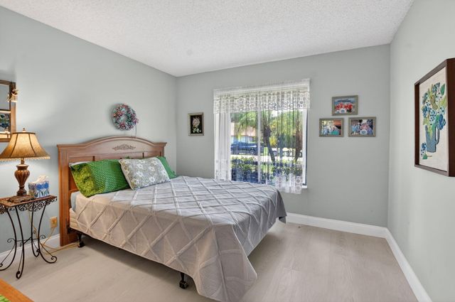 18265 181st Circle S, Boca Raton, FL 33498
