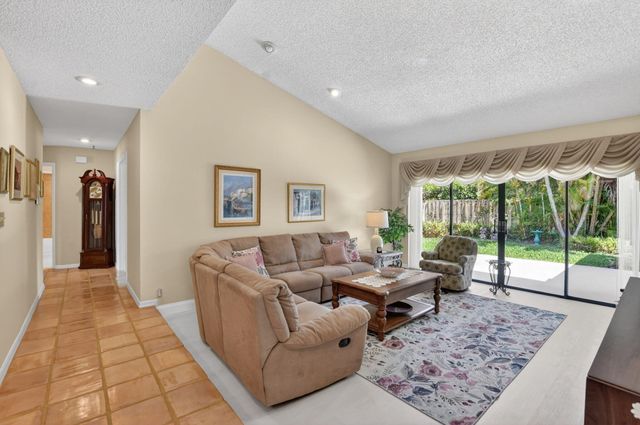 18265 181st Circle S, Boca Raton, FL 33498