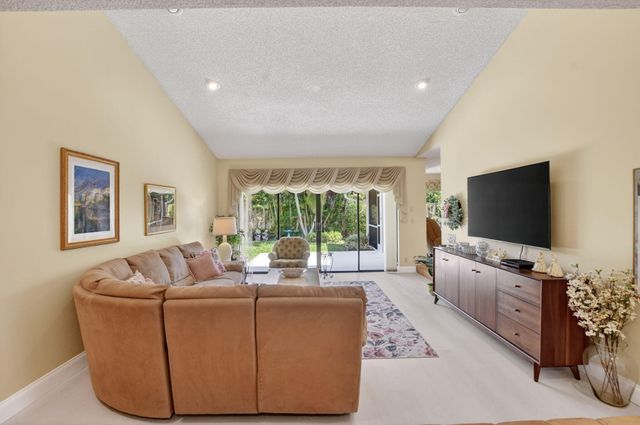 18265 181st Circle S, Boca Raton, FL 33498