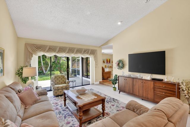 18265 181st Circle S, Boca Raton, FL 33498