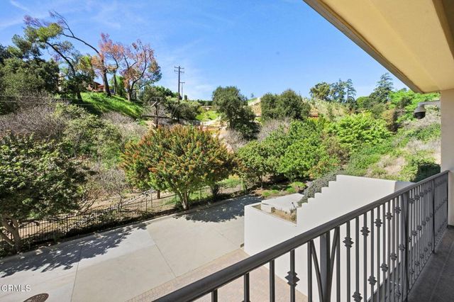 3263 New York Drive, Pasadena, CA 91107