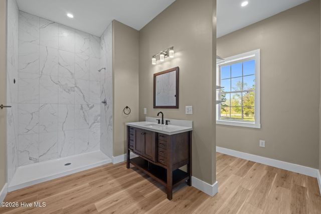 2180 Nc 304 A, Bayboro, NC 28515