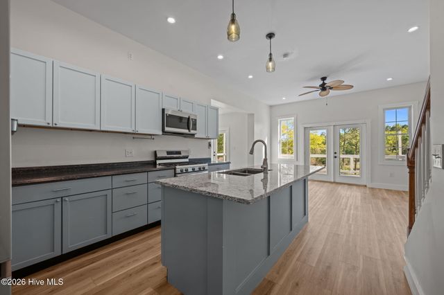 2180 Nc 304 A, Bayboro, NC 28515