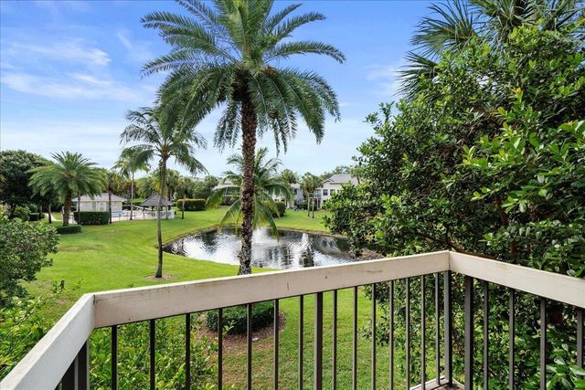 11863 Wimbledon Circle 540, Wellington, FL 33414