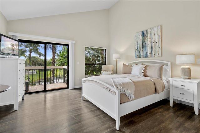 11863 Wimbledon Circle 540, Wellington, FL 33414
