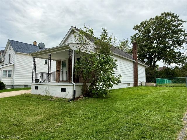38 Regent Street, Campbell, OH 44405