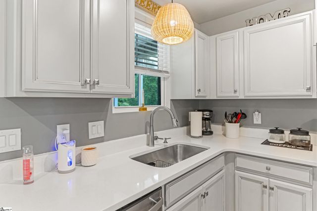 403 Aldworth Lane, Fountain Inn, SC 29644