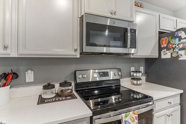 403 Aldworth Lane, Fountain Inn, SC 29644