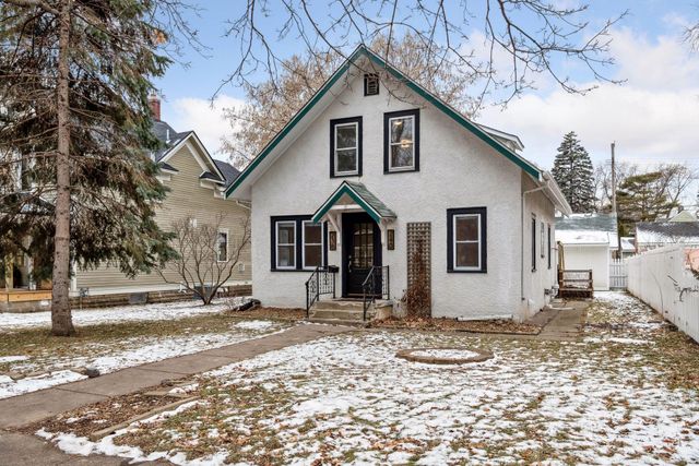238 8th Avenue N, Hopkins, MN 55343