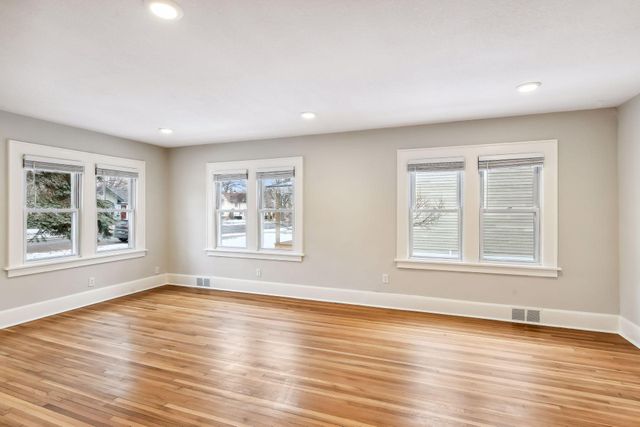 238 8th Avenue N, Hopkins, MN 55343