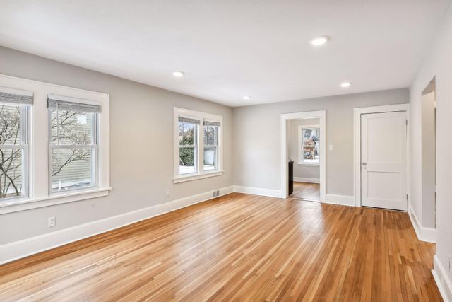 238 8th Avenue N, Hopkins, MN 55343
