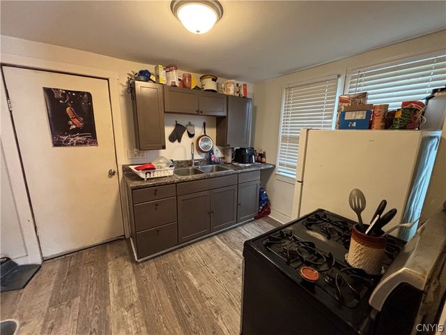 102 Woodbury Avenue, Salina, NY 13206