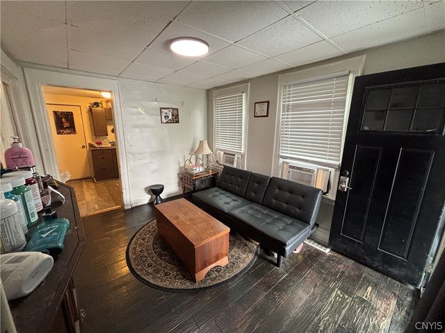 102 Woodbury Avenue, Salina, NY 13206