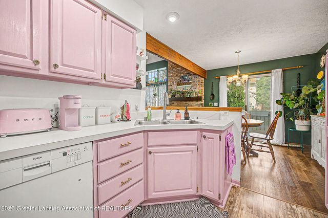 1725 Whitegate Lane, East Lansing, MI 48823