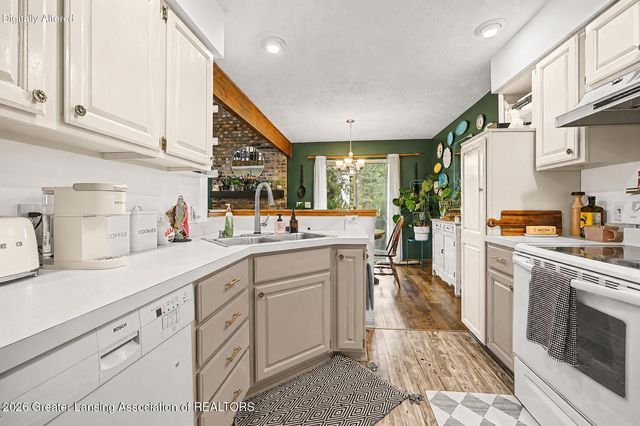 1725 Whitegate Lane, East Lansing, MI 48823