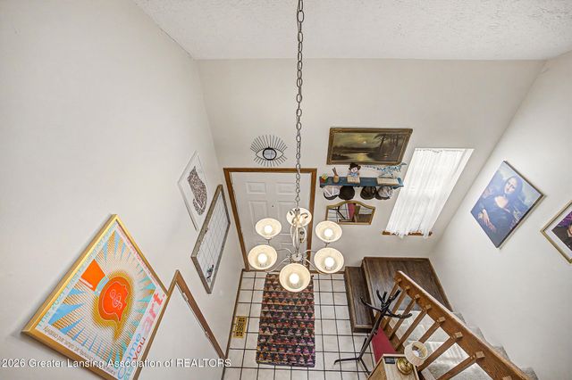 1725 Whitegate Lane, East Lansing, MI 48823