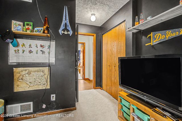 1725 Whitegate Lane, East Lansing, MI 48823
