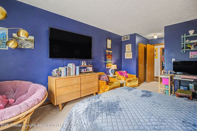 1725 Whitegate Lane, East Lansing, MI 48823