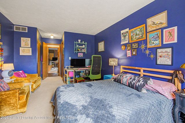 1725 Whitegate Lane, East Lansing, MI 48823