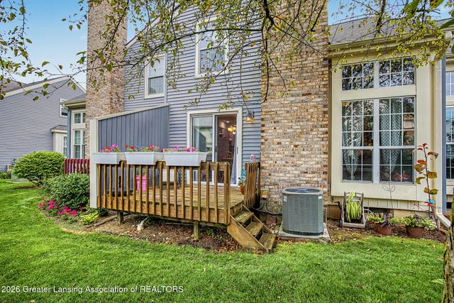 1725 Whitegate Lane, East Lansing, MI 48823