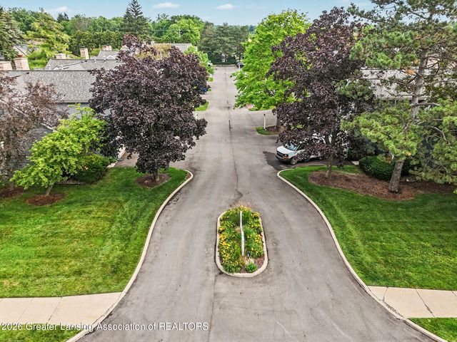 1725 Whitegate Lane, East Lansing, MI 48823