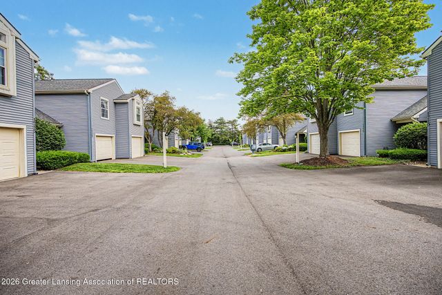 1725 Whitegate Lane, East Lansing, MI 48823