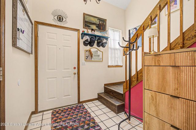1725 Whitegate Lane, East Lansing, MI 48823